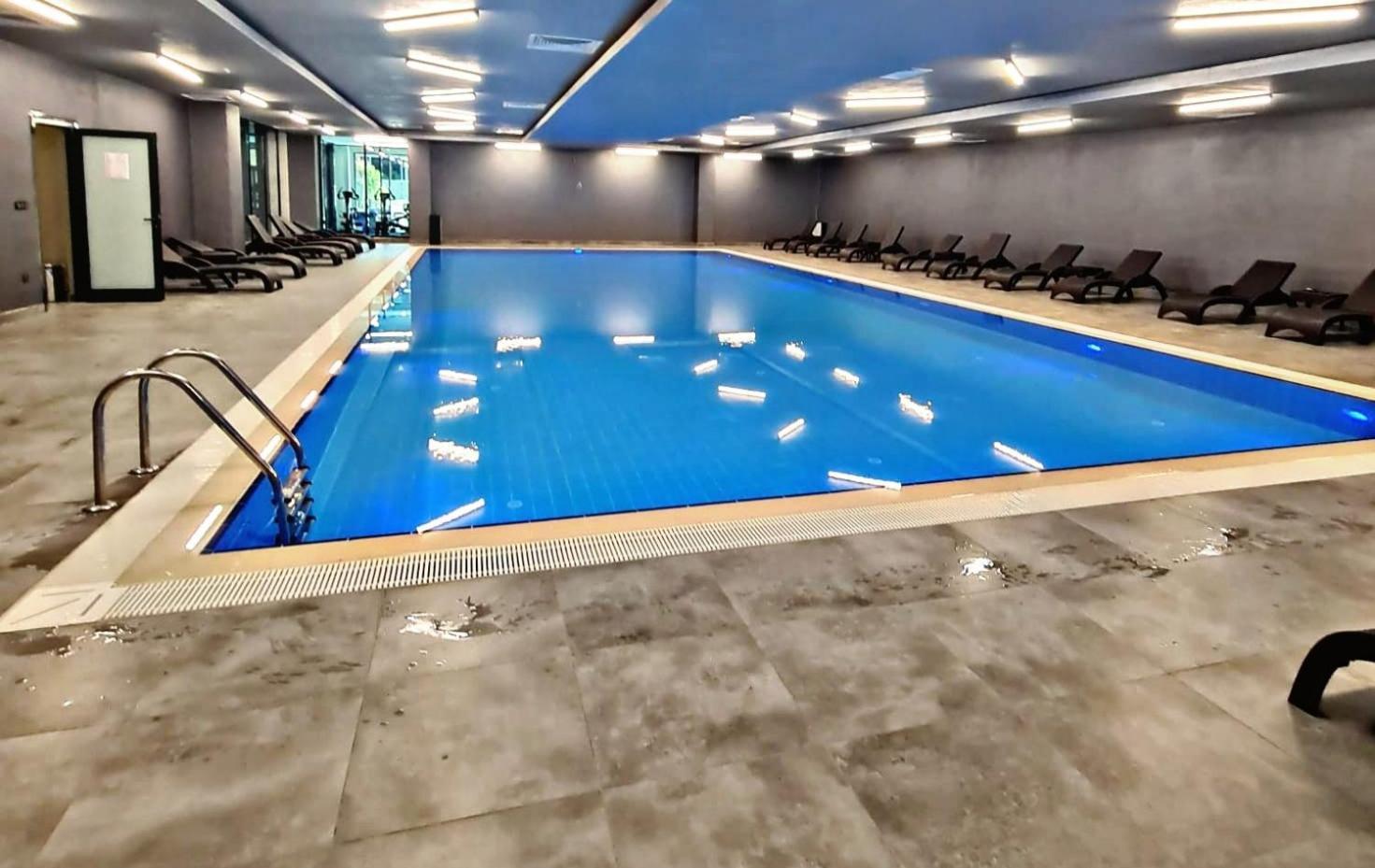 Lux 1 1 Saloon * Istanbul