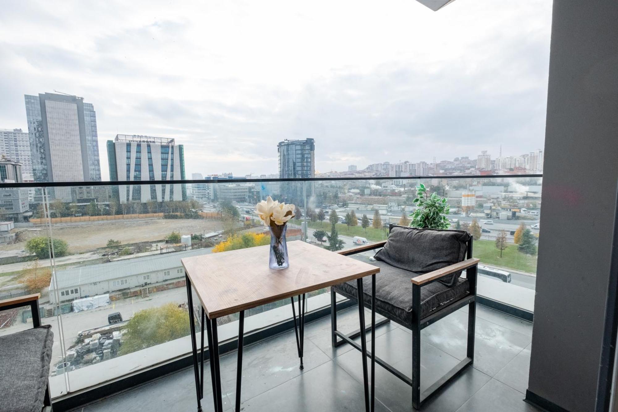 Lux 1 1 Saloon Apartment *